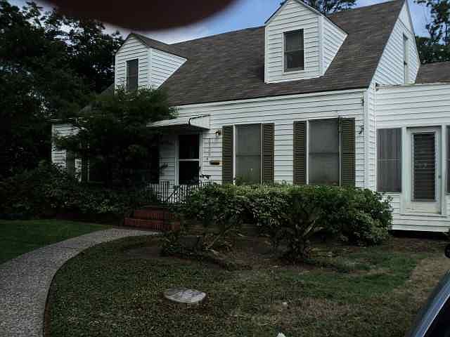 1st image of 2306 Glenwood Dr