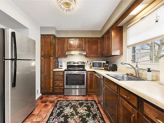 5th image of 7292 Beacon Hill Dr