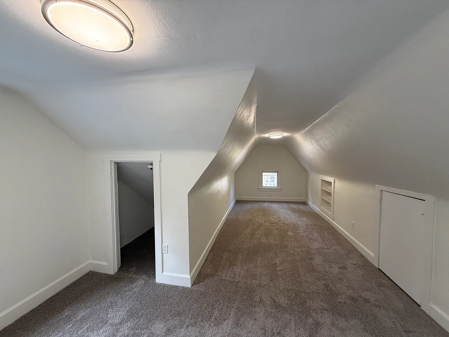 3 bed, 1414 sqft, $1,600 — Photo 3
