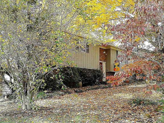 3rd image of 1305 Westfield Dr