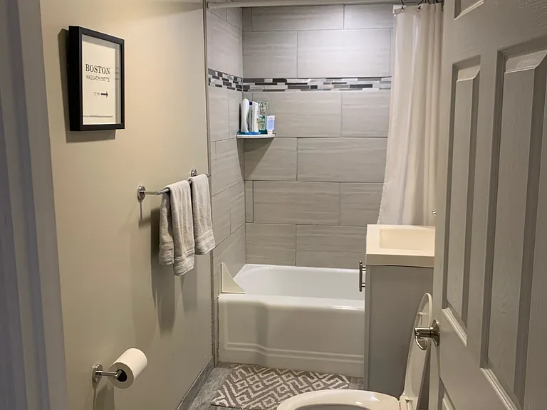 1 Wiget St #4 — Photo 9