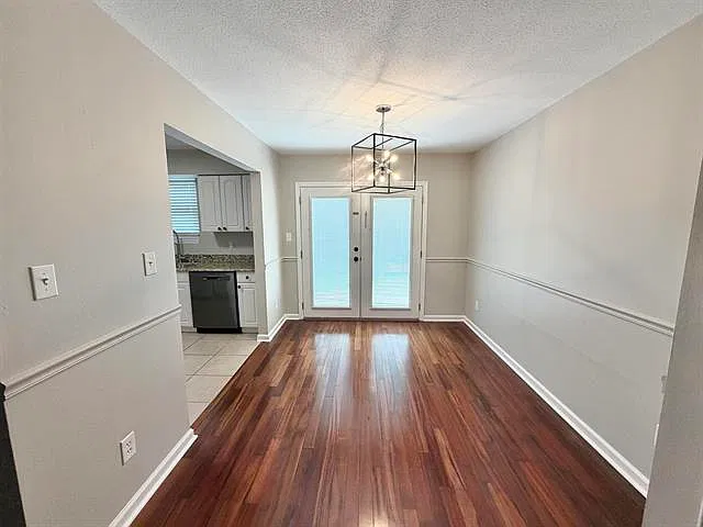 3 bed, 1180 sqft, $1,850 — Photo 2