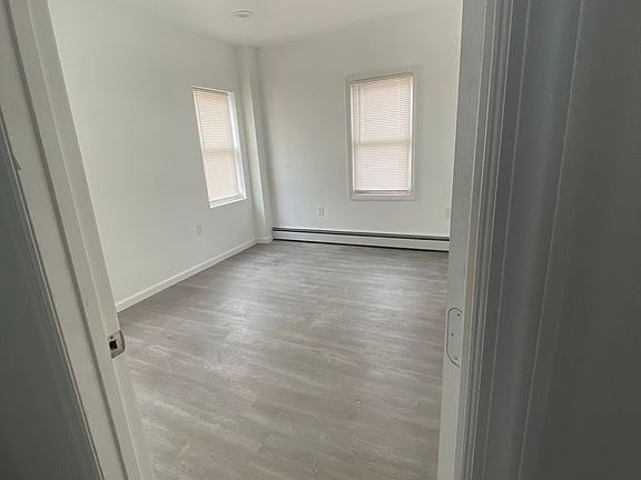 4th image of 263-267 W Main St #265-2S