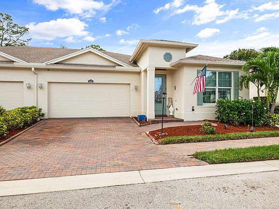 2nd image of 1825 English Oak Drive