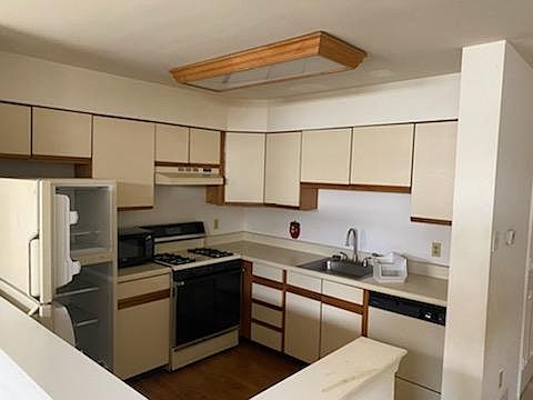 2nd image of 106 Mendel Ct #1