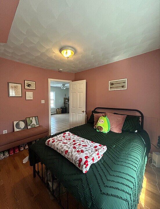 1st image of 132 Columbine Ave Floor 2