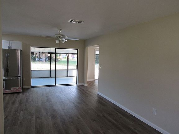 3rd image of 281 SW Kimball Cir