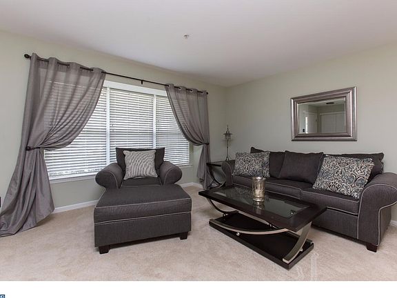 5th image of 902 Cherry Wood Ct