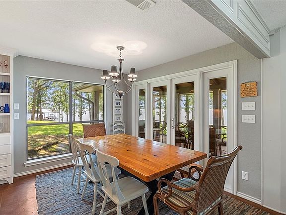 5th image of 235 N Beverly Dr