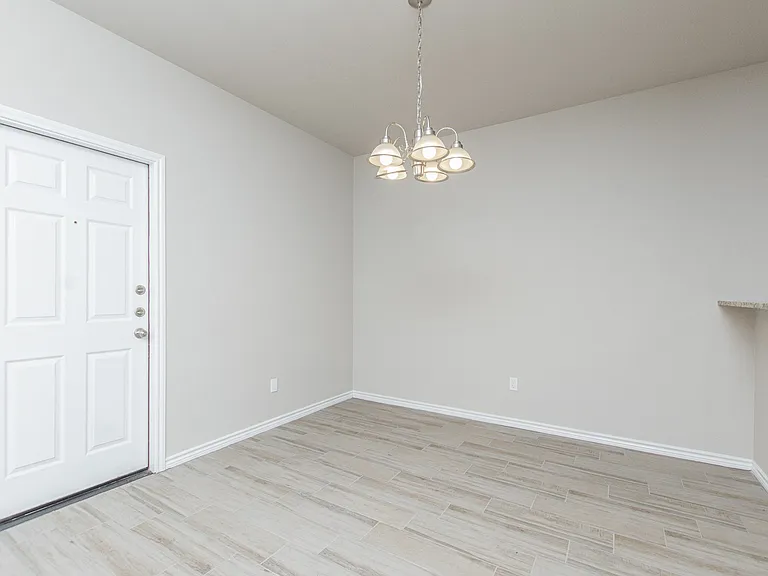2551 Leroy Ln #B — Photo 5