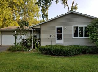 1537 Sunset Dr, Twin Lakes, WI 53181