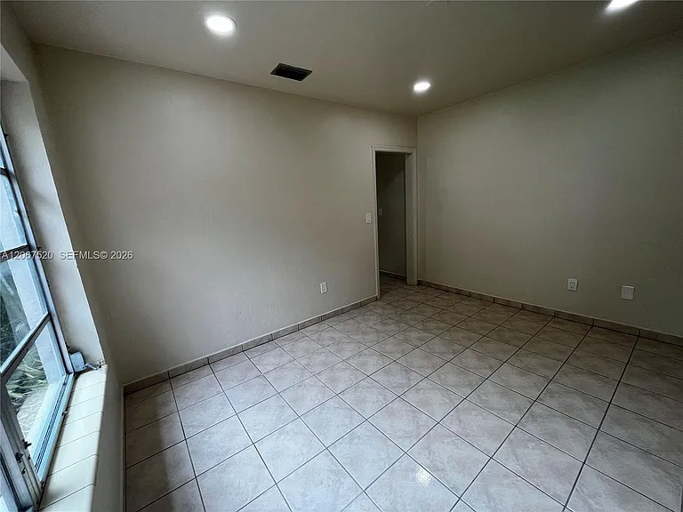 3351 SW 18th St #3351 — Photo 7