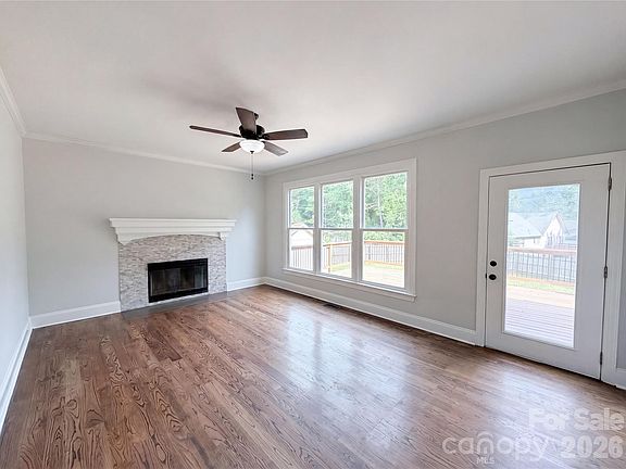 2nd image of 2496 Lake Shore Rd S
