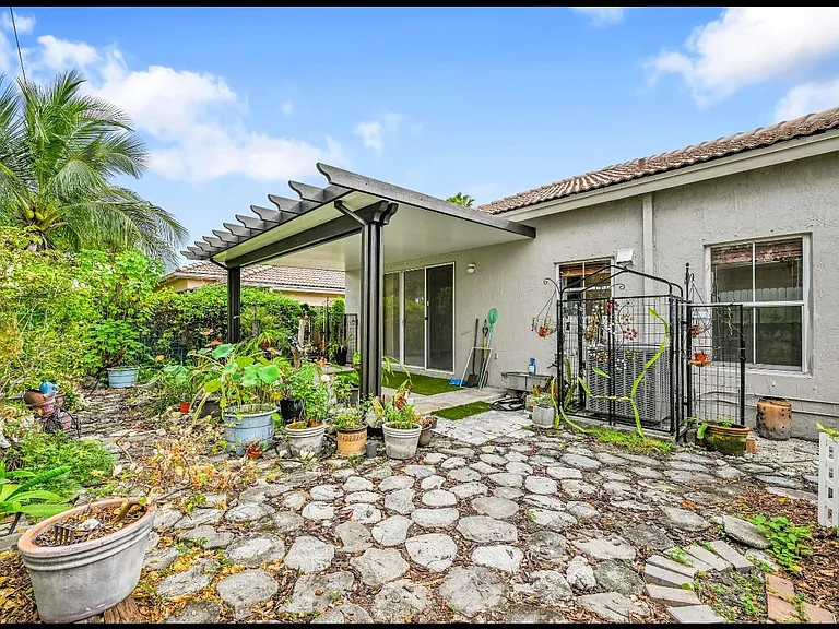 13761 N Garden Cove Cir — Photo 30