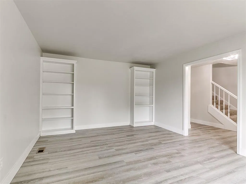 5 bed, 2326 sqft, $2,250 — Photo 4