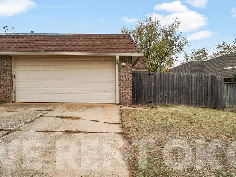 6415 N Peniel Ave — Photo 4