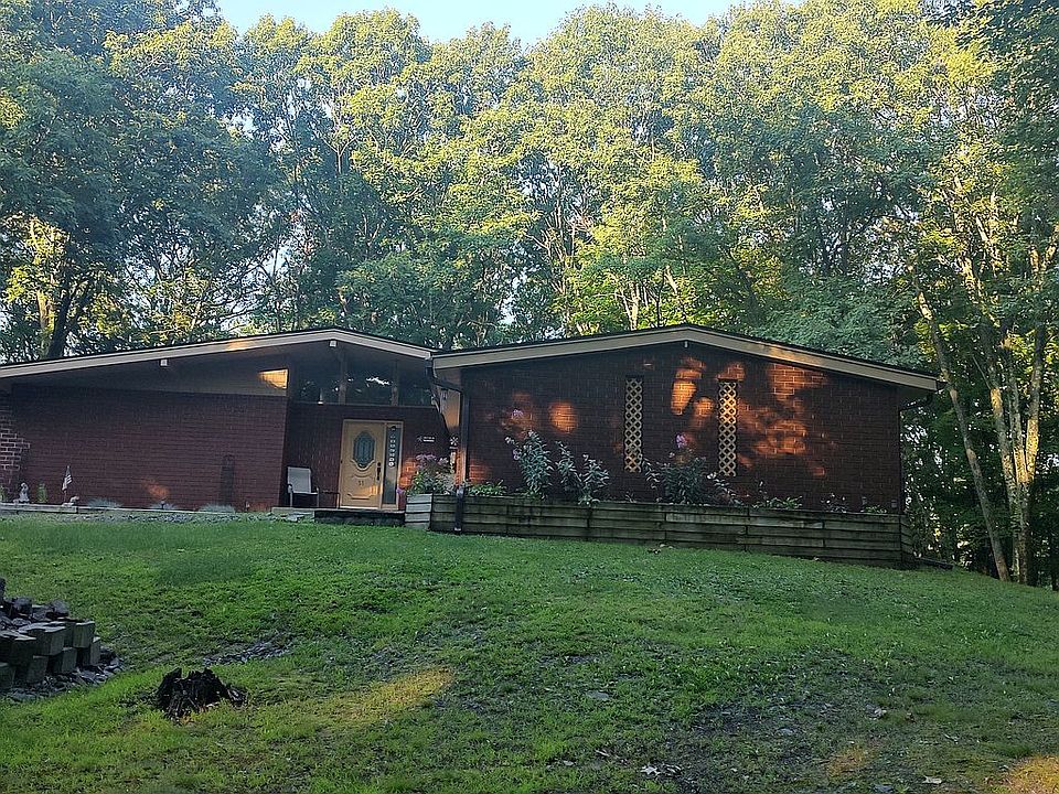 1st image of 51 Leslie Rd