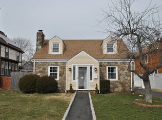 72 Henderson Rd, Fairfield, CT 06824