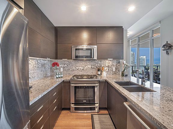 4th image of 2077 Rosser Ave #2505