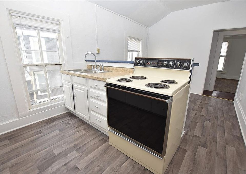 1st image of 309 Waugoo Ave #2