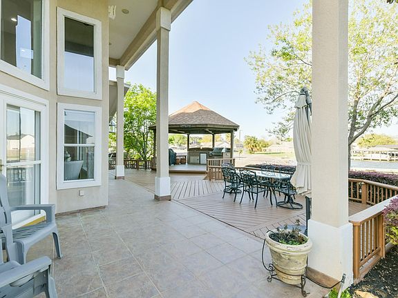 5th image of 309 Harbor Cir