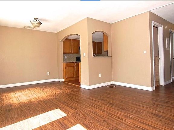 5th image of 14016 Village View Dr
