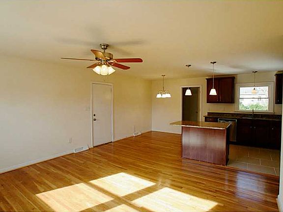 4th image of 1103 75th St