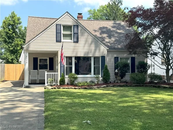 6999 Beresford Ave, Parma Heights, OH 44130