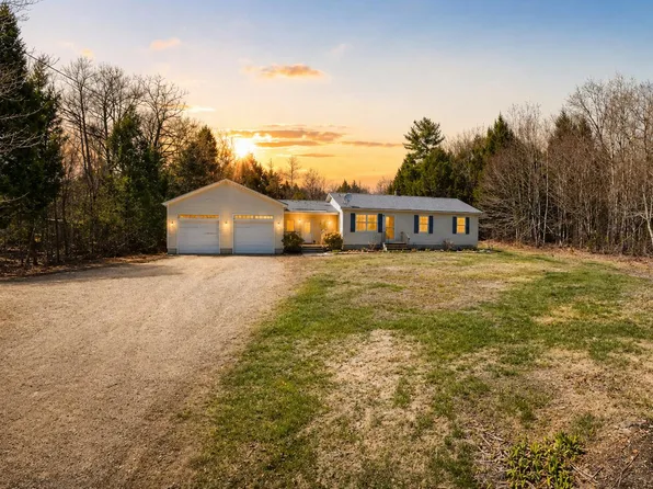 86 Back Cove Drive, Turner, ME 04282