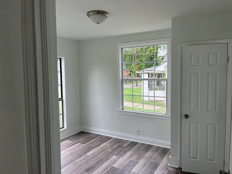 2526 Lee Ave SW — Photo 8