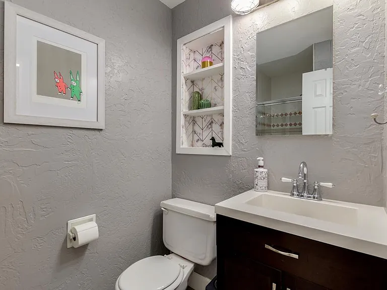 318 E Butler Dr — Photo 20