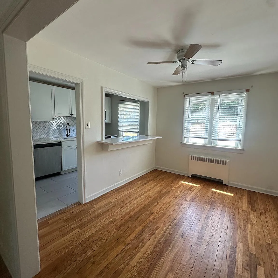 2 bed, 944 sqft, $2,000 — Photo 2