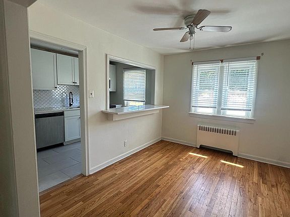 2nd image of 131 Cherry Parke Unit B