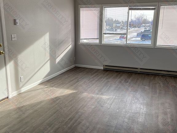 4th image of 614 Vivian St #A