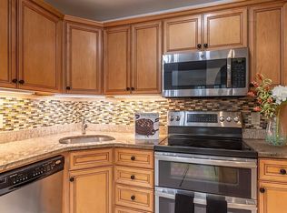 450 Brookside Dr #F, Andover, MA 01810