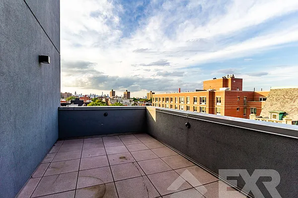 Rented by EXR | media 17