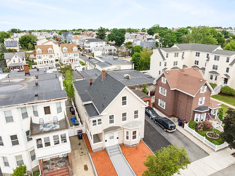 16 Oakes St #1 — Photo 18
