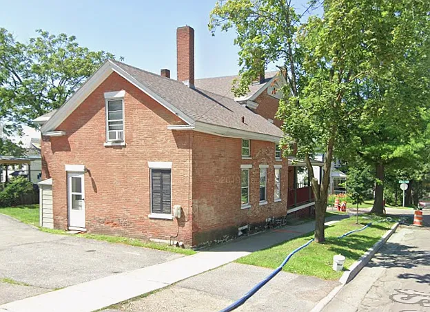 215 Maple St — Photo 13