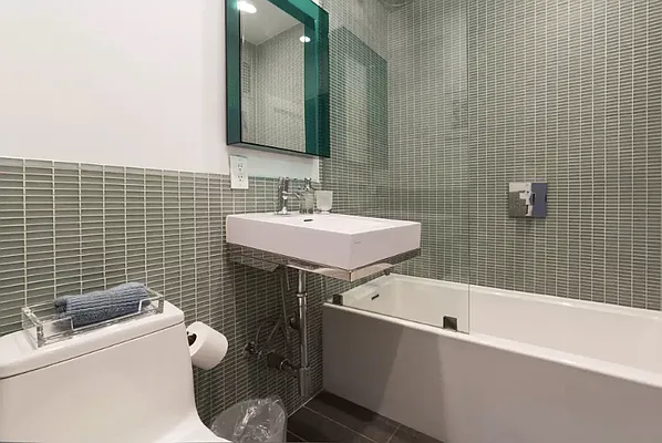 Rented by New York Casas Ltd. | media 23