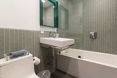 Rented by New York Casas Ltd.