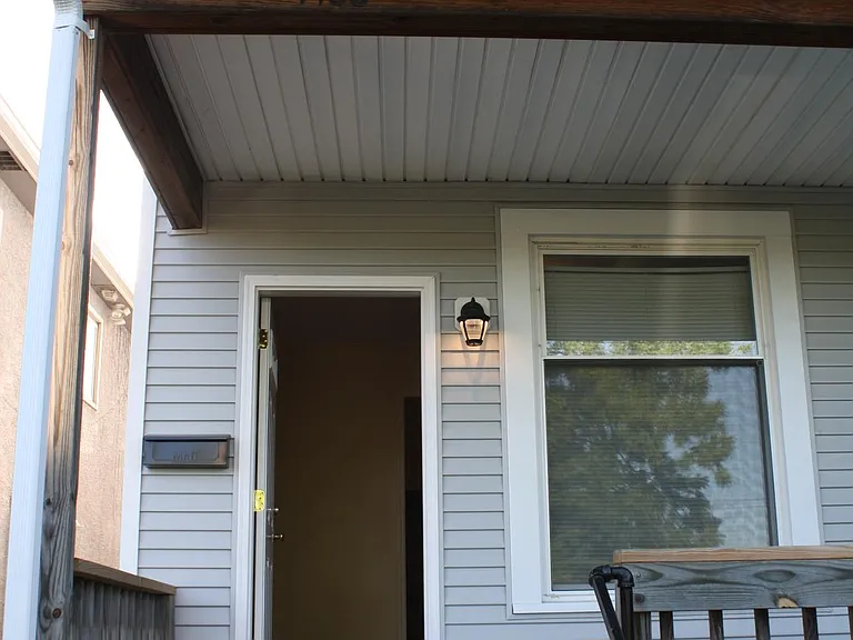 1466 Indianola Ave — Photo 28
