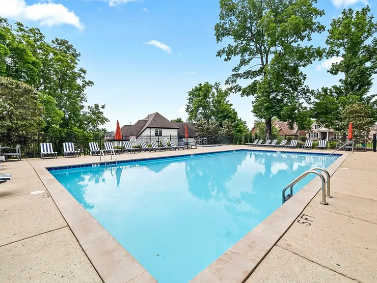 4029 Fremantle Cir — Photo 41