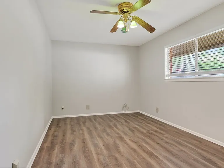 14301 Brook Holw — Photo 12