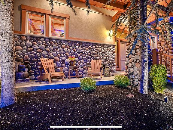 3rd image of 2595 E Oak Creek Dr