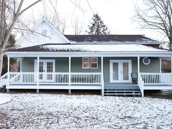 54 W Enterprise Rd, Shinnston, WV 26568