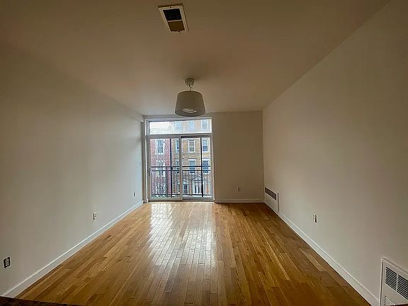 5th image of 96 Diamond St APT 4a