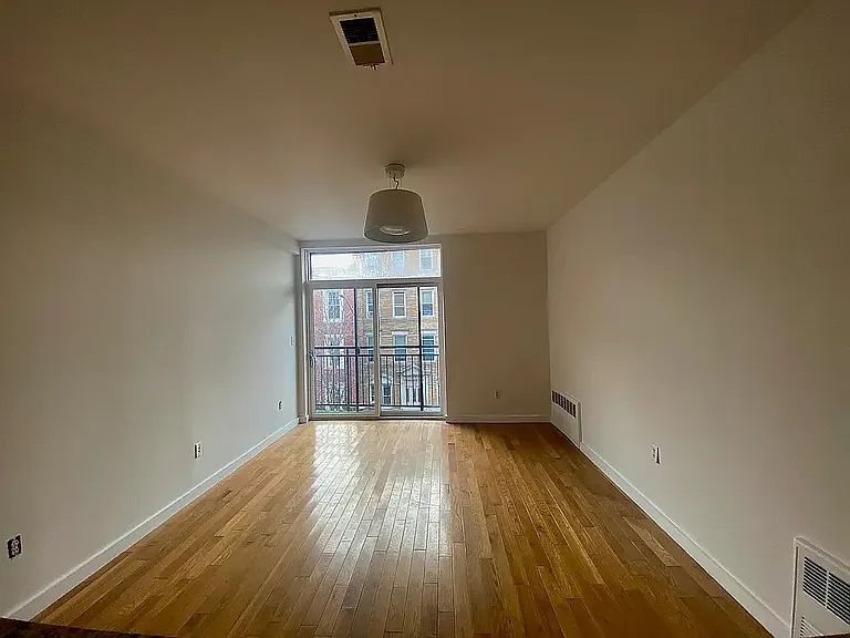 96 Diamond St #4A — Photo 5