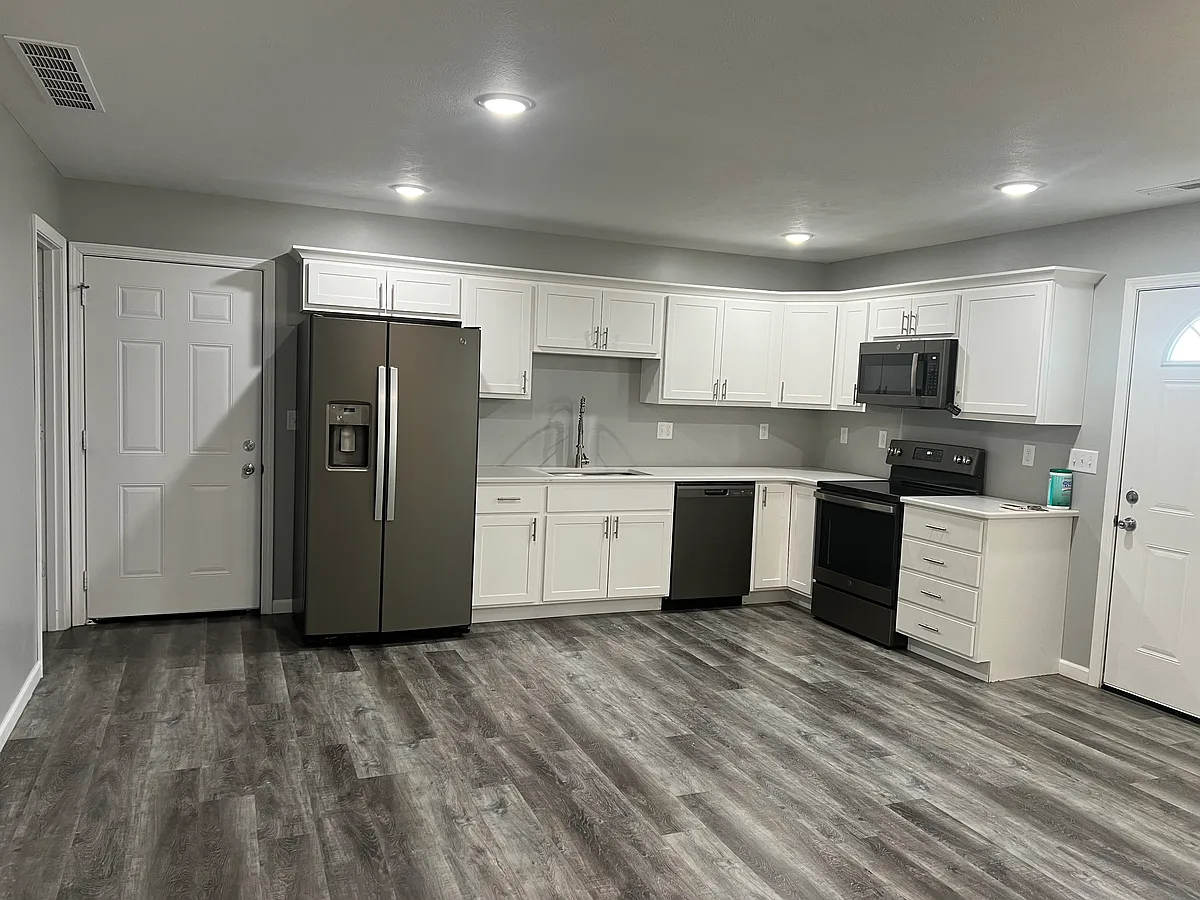 Building Photo - 109 Makayla Ave #2