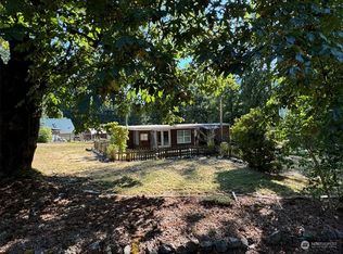 7977 Santa Fe Trl, Maple Falls, WA 98266