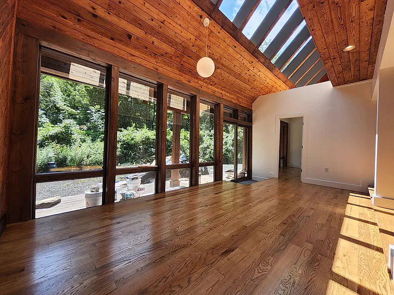 23 Eastview Rd — Photo 4